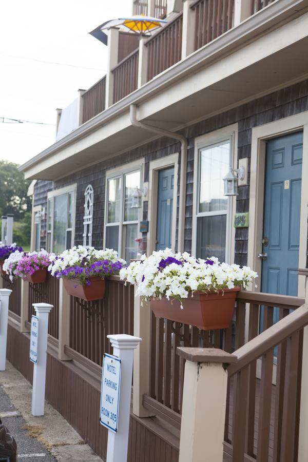 Seaside Inn Фалмът Екстериор снимка