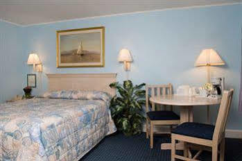Seaside Inn Фалмът Екстериор снимка